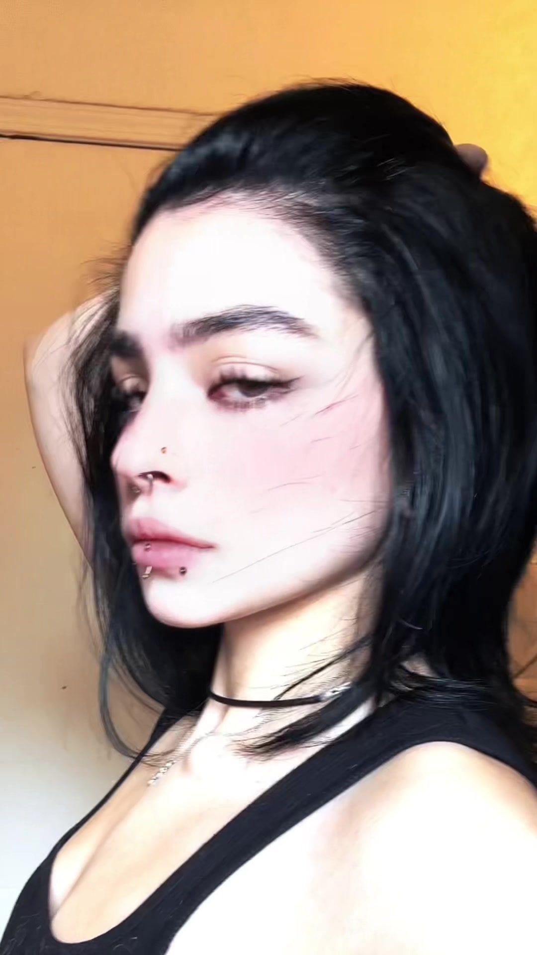 @bella