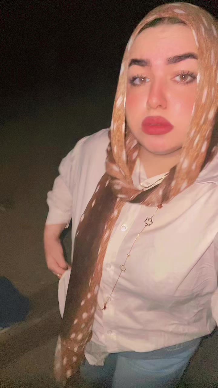 @تديني ورده أديك (فُله)😅🩷