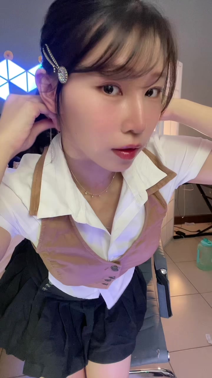 @klumsymina
