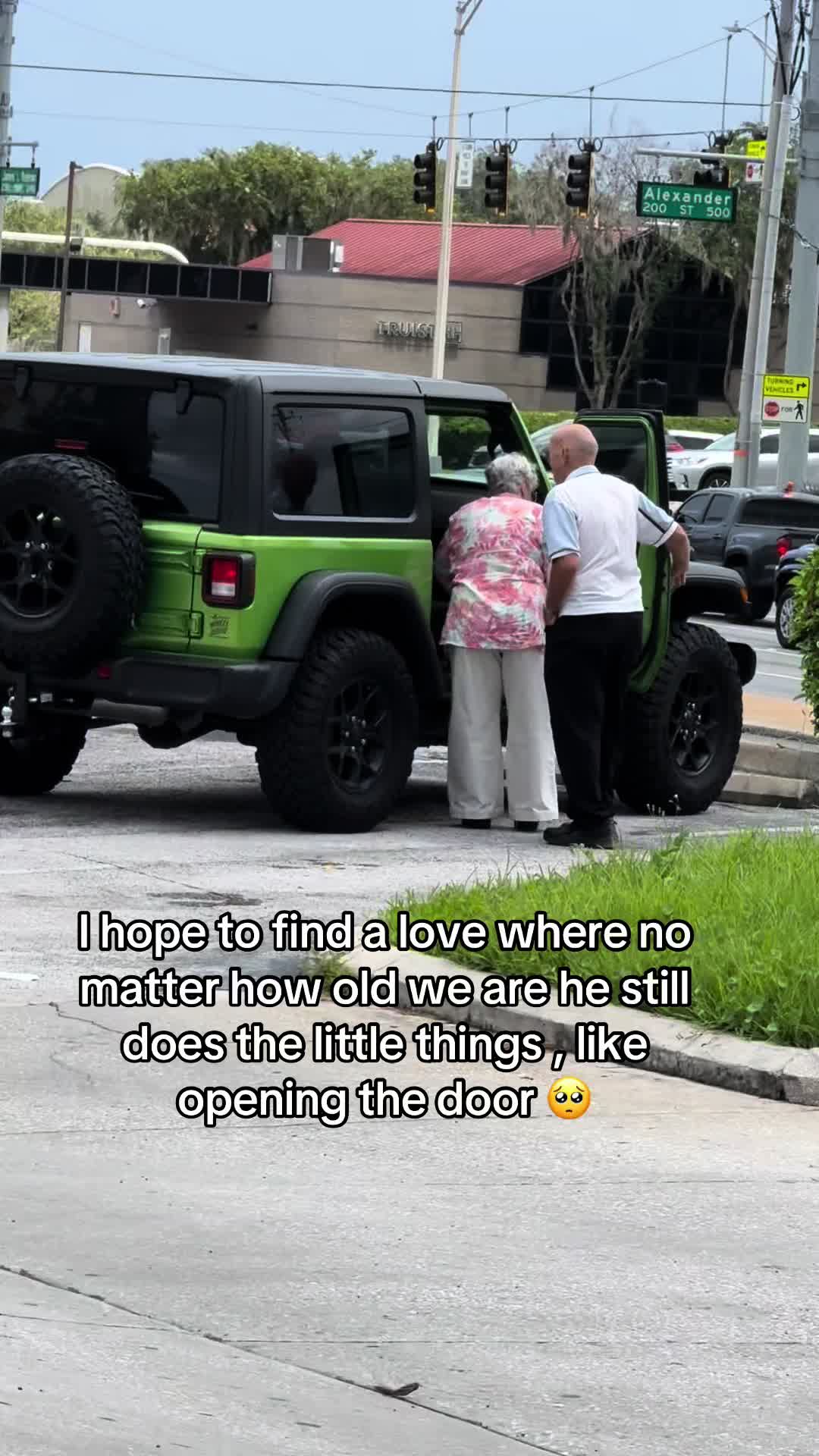@J.caela