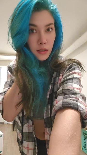 @Thegirlwiththecursemark