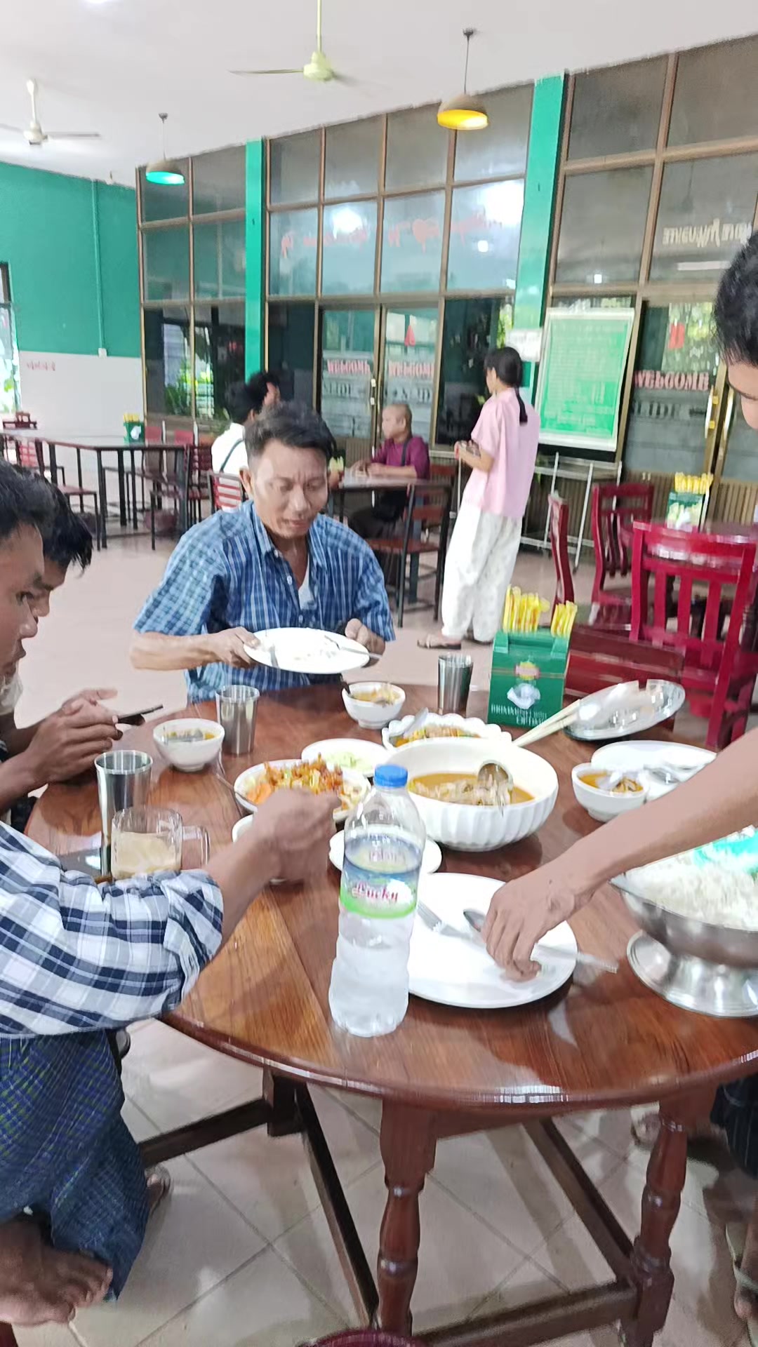 @မကေသီ