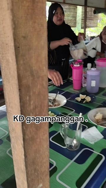 @warung katupat acil ella