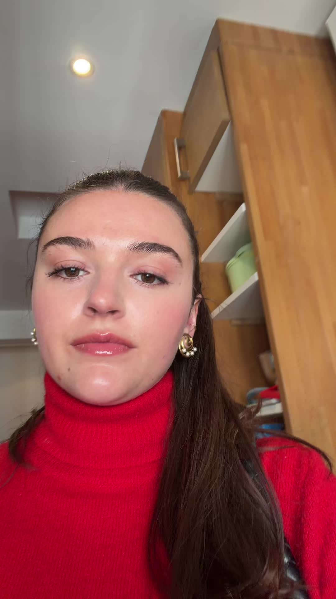 @carolinegb__