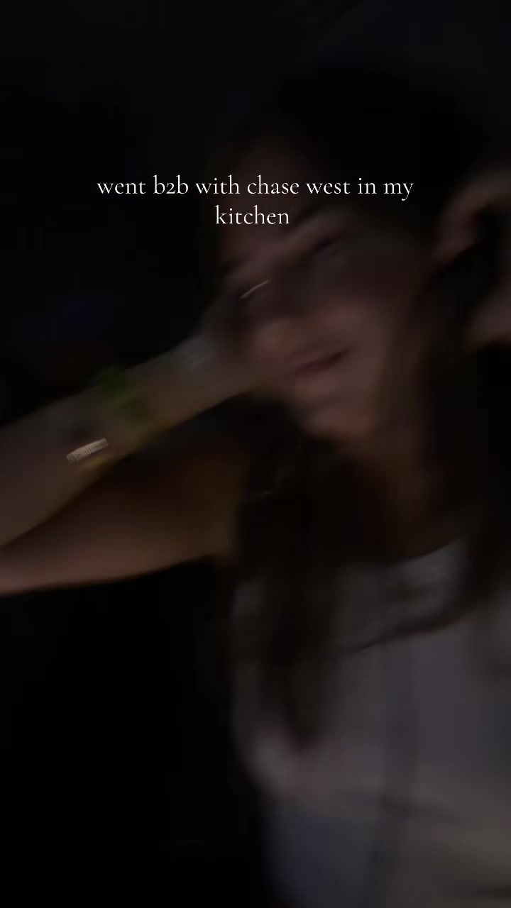 @Mia