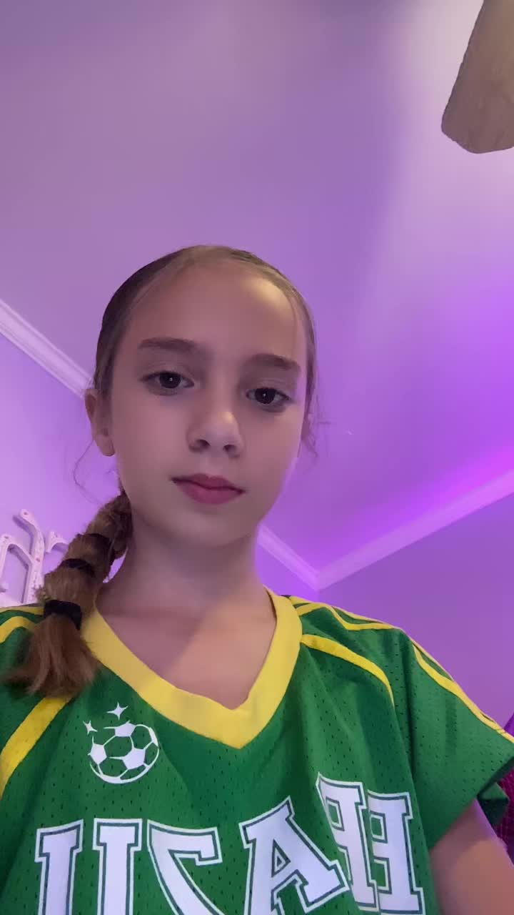 @Chloe parrot official account