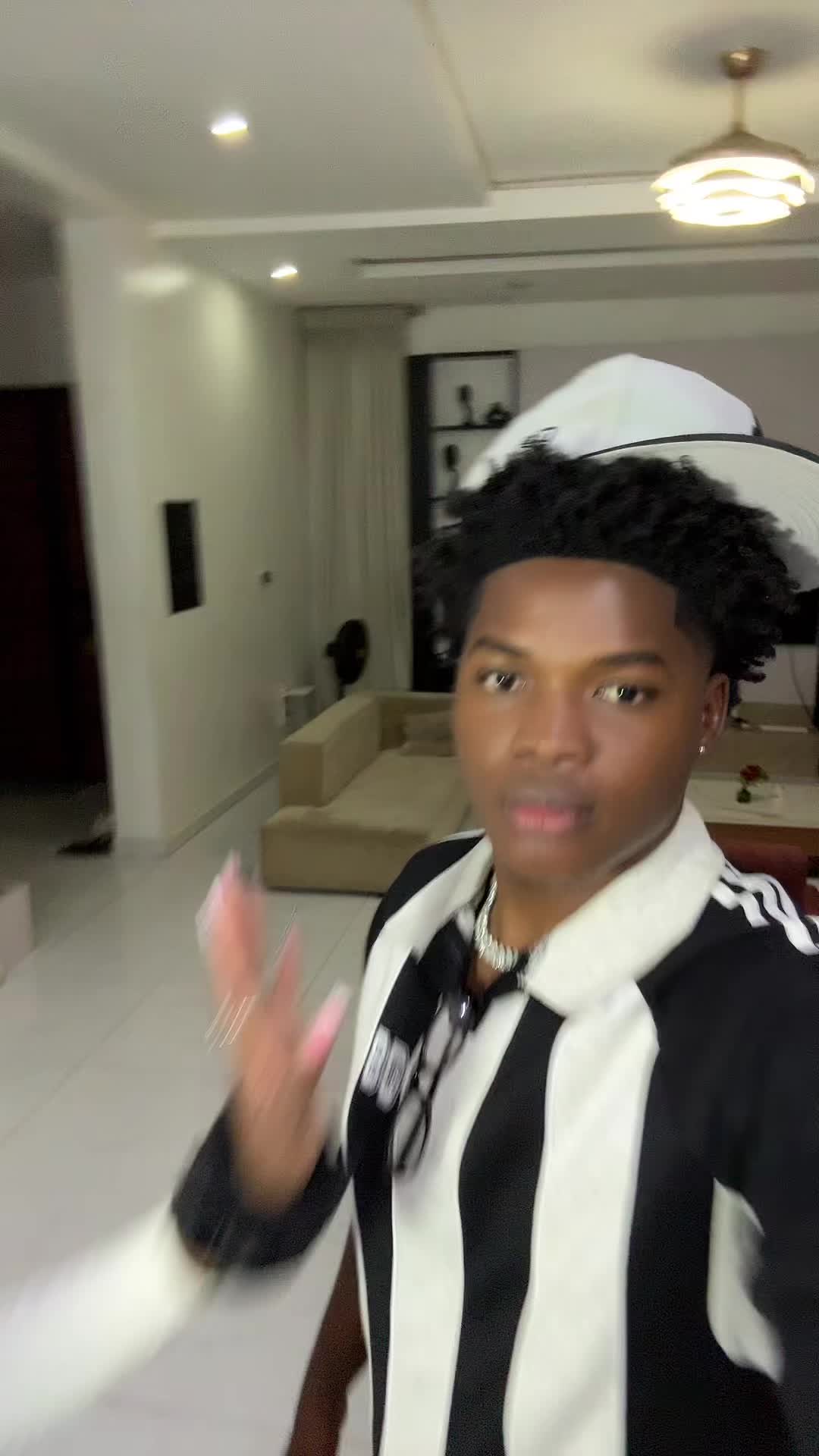 @Ejay 🧨