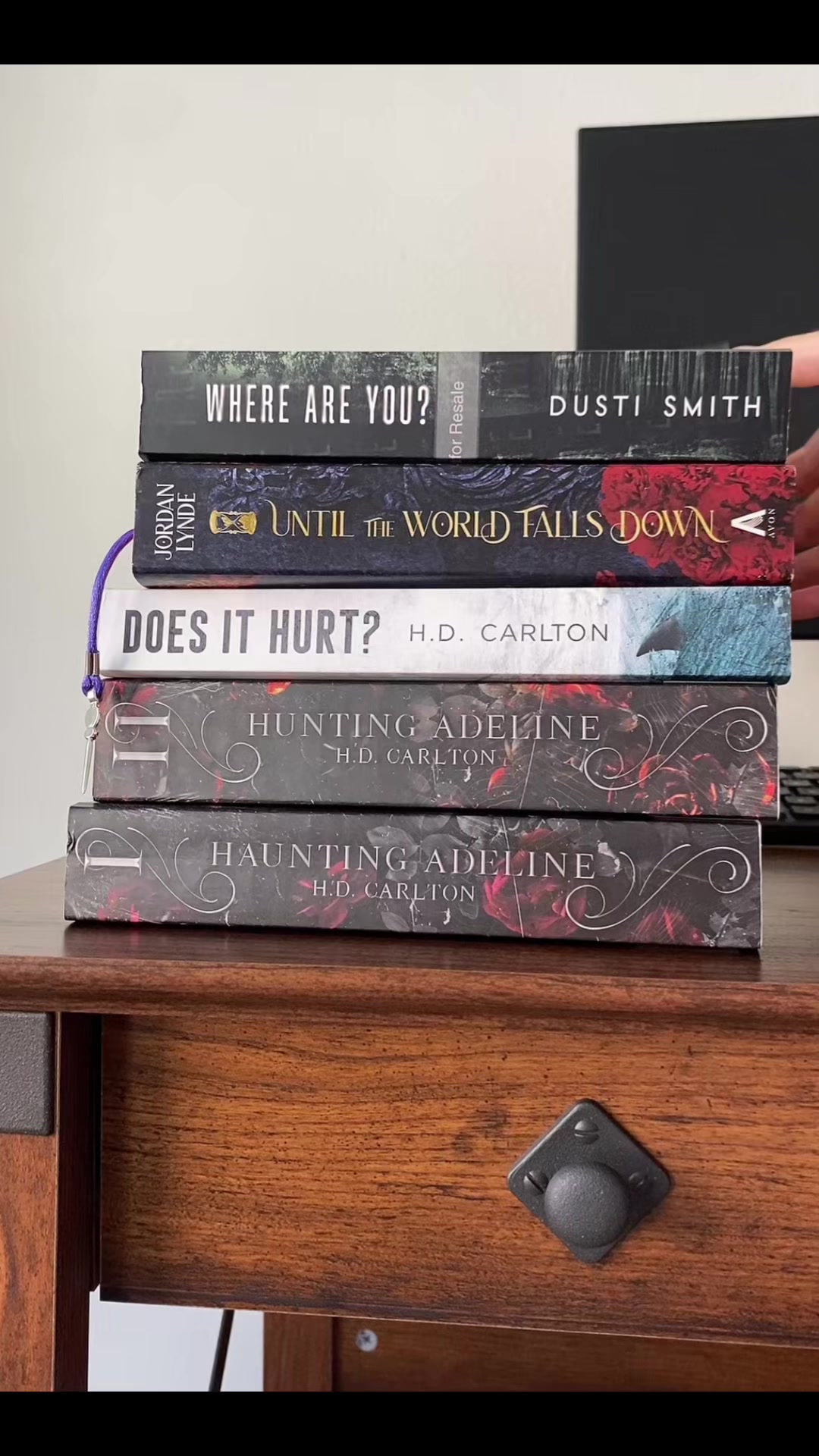 @Dusti Smith | Author
