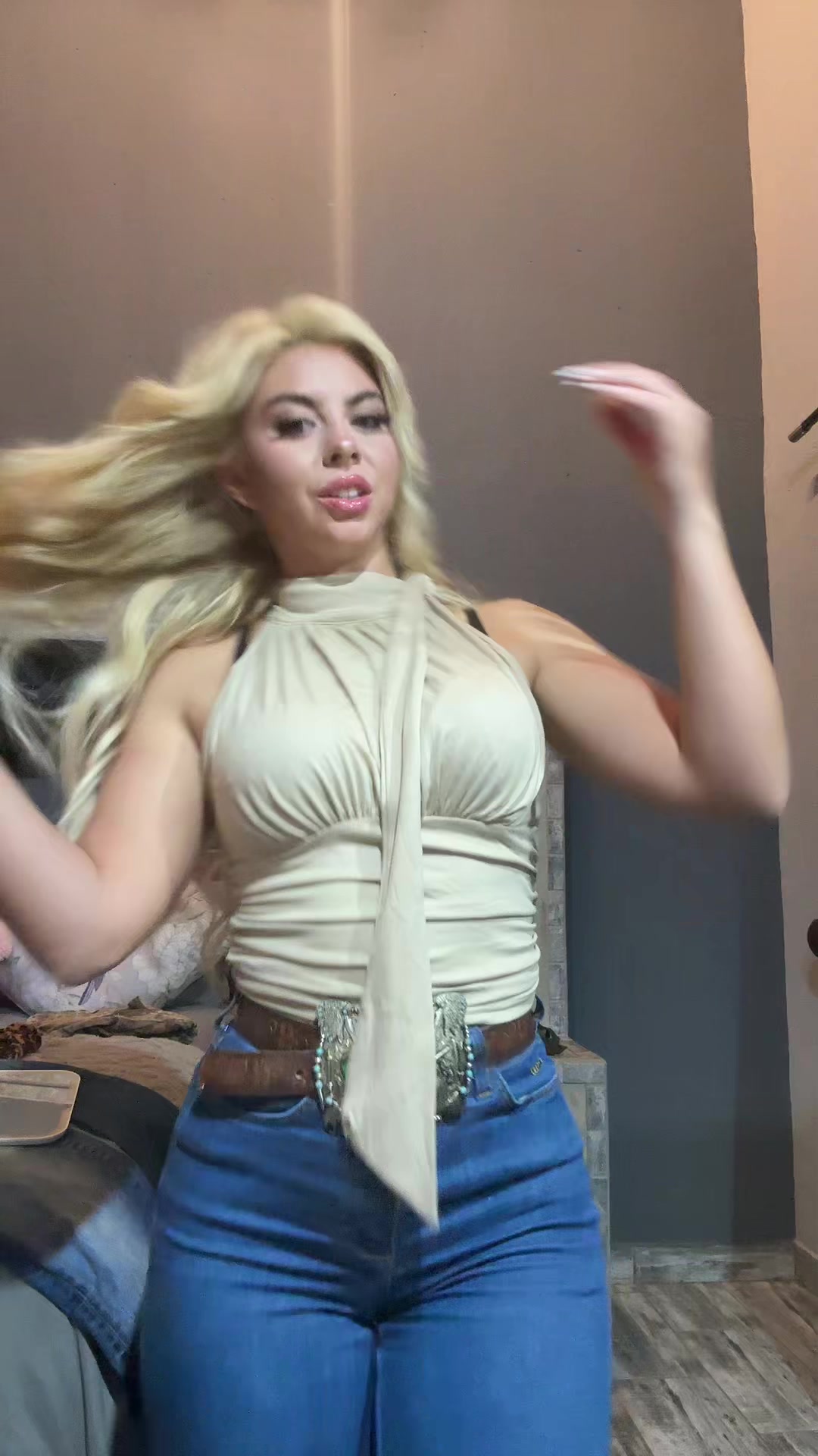 @Valianna Rose