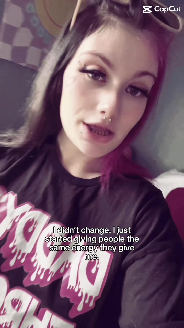 @✨Julie Charles✨
