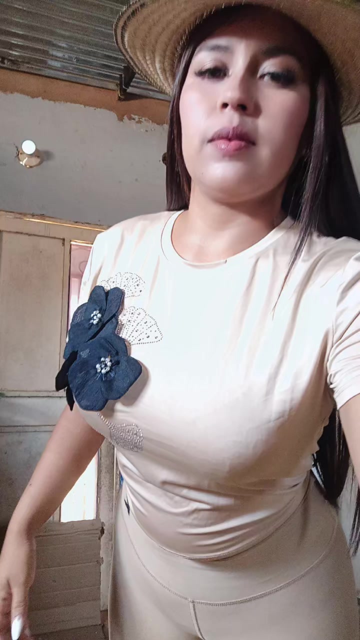 @Yunely ✨