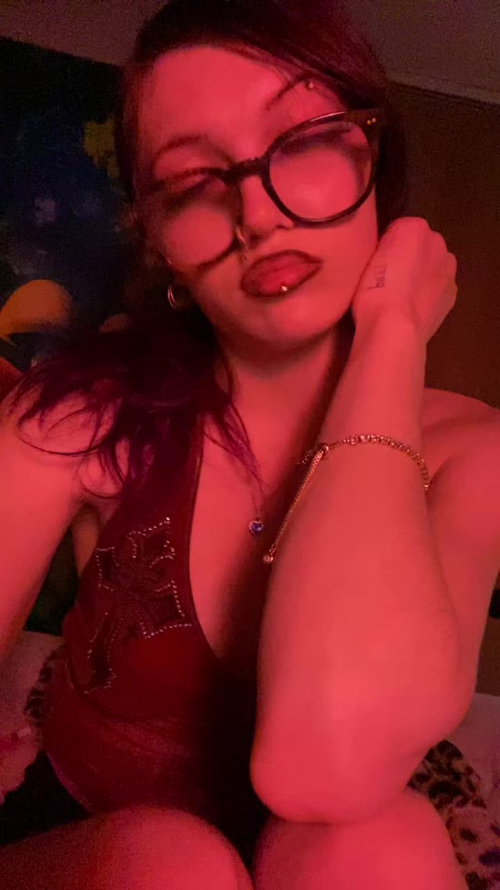 @pretty.poison.4.4.4