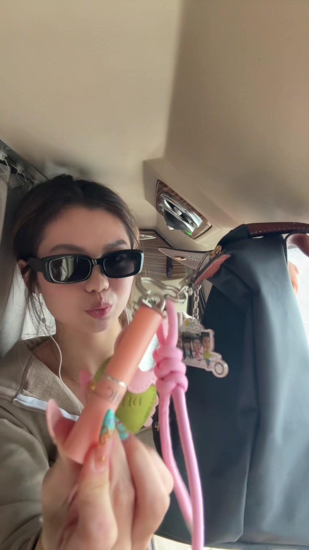 @Maika