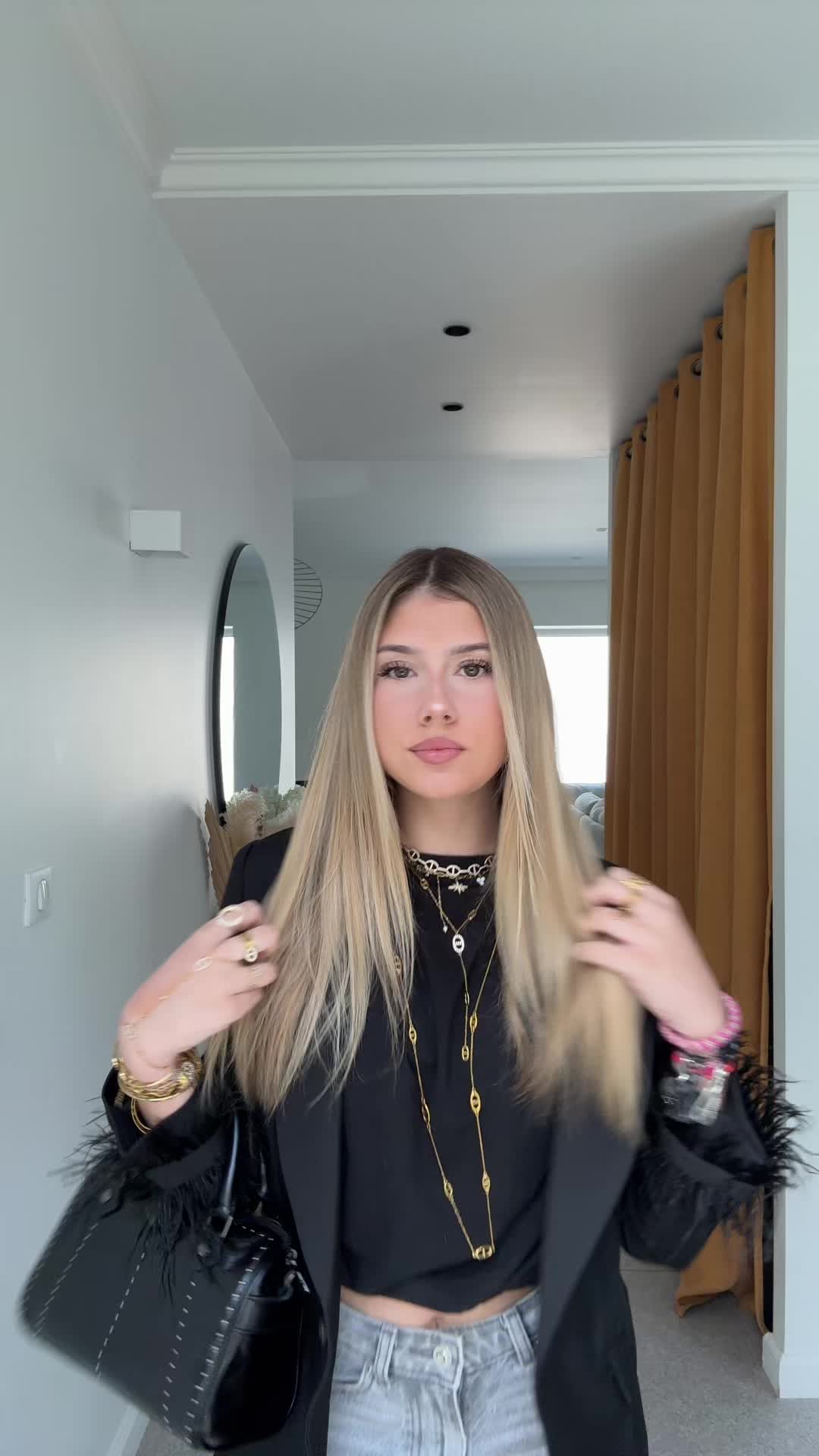 @𝐥𝐚𝐮𝐫𝐚💌🌈🌴🐠🍒🪩