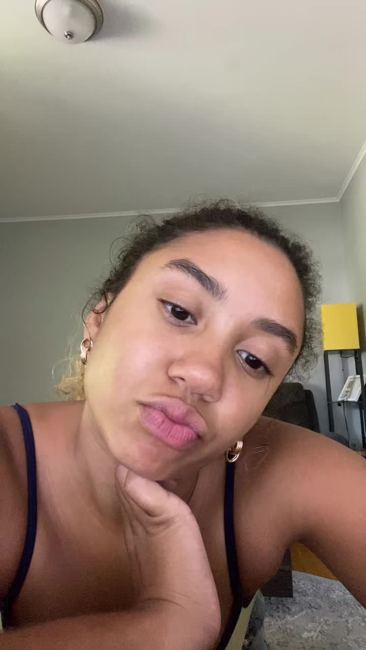 @julztheemuse