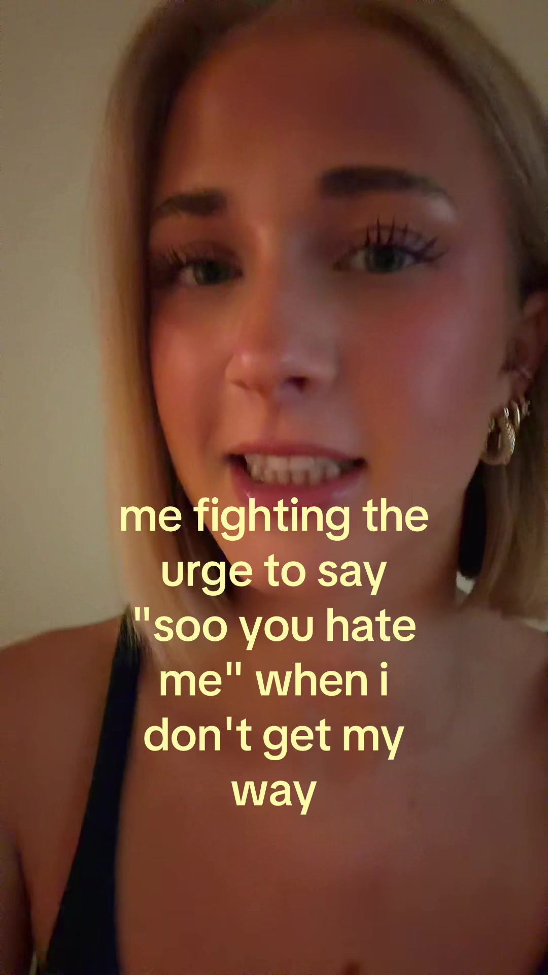 @theelliebarker