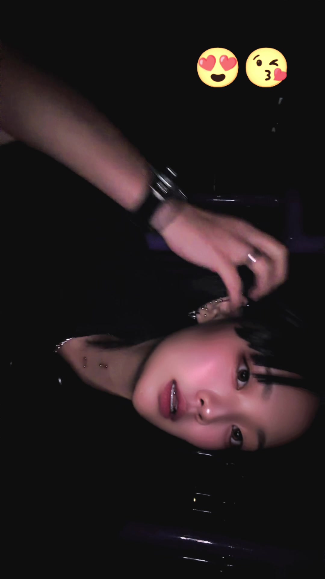 @クロ