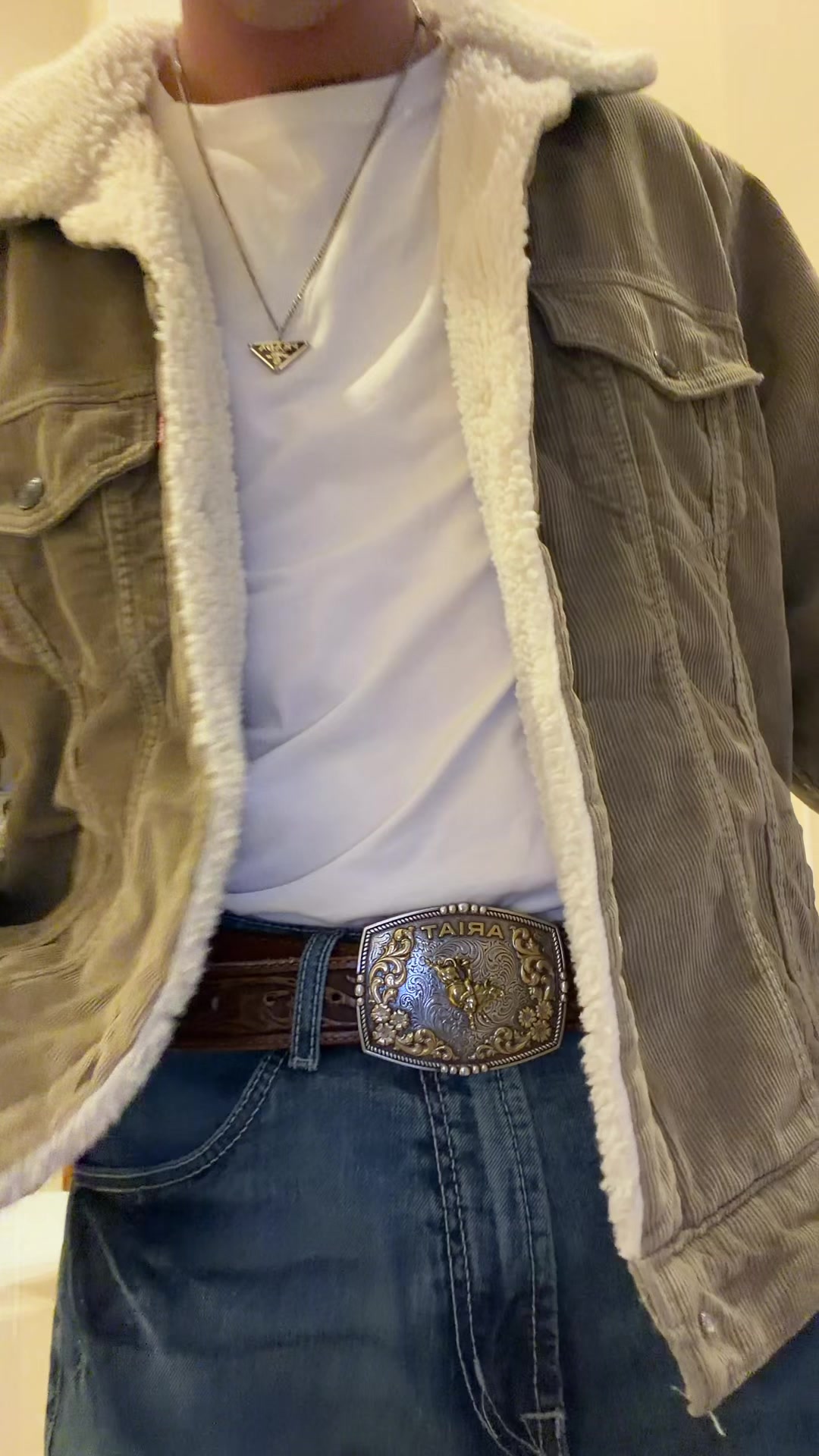 @uailazaro