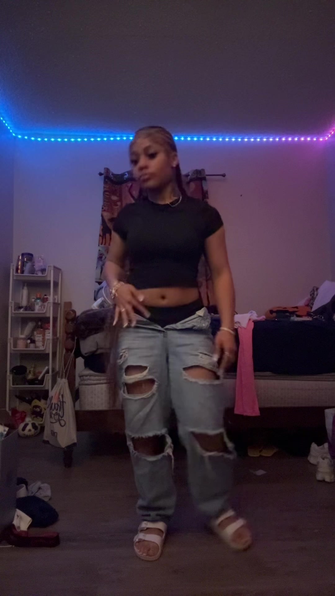 @~