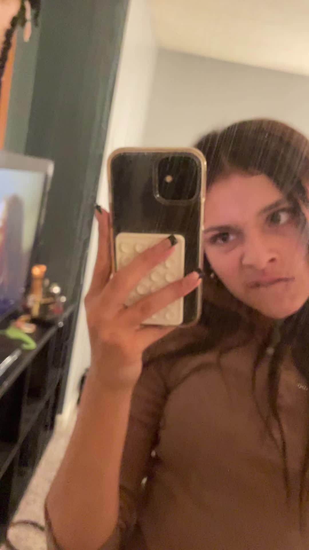 @ayvuh