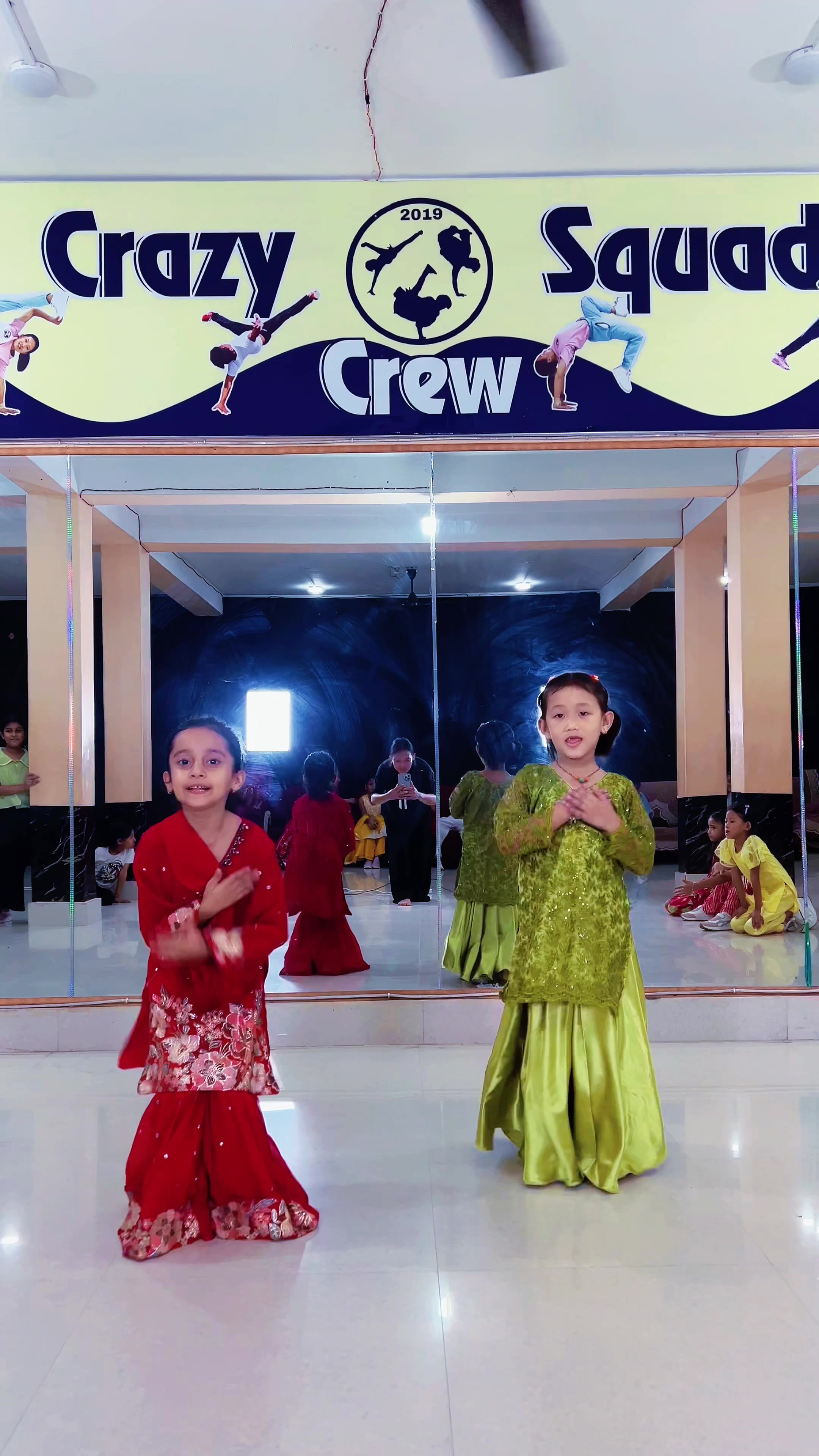 @Crazy Squad Crew