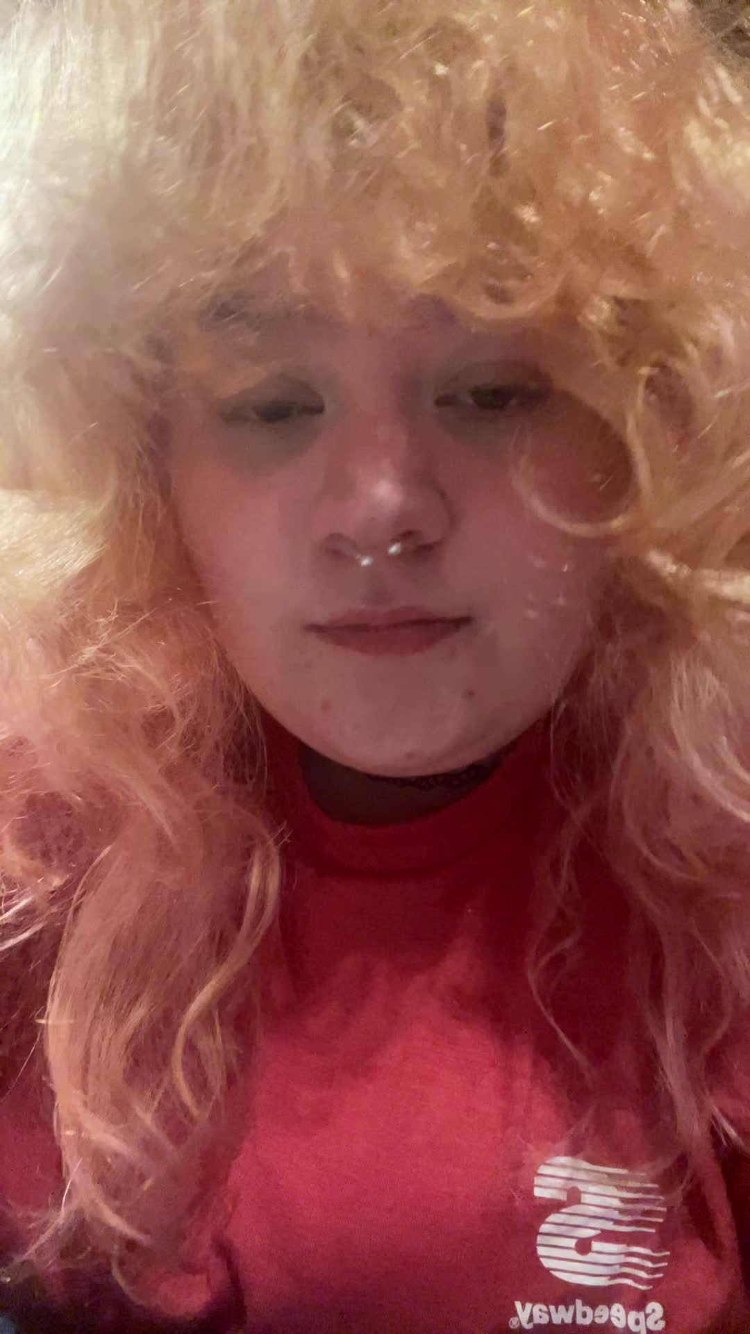 @𝓕𝓾𝔃𝔃𝔂 <3