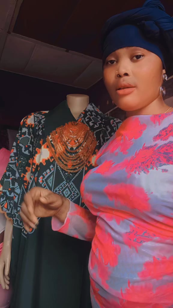 @OLORI NOBODY 🧵 🪡 ✂️