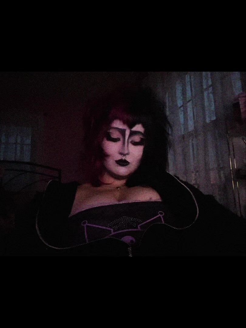 @₊✩‧₊˚౨ kelly ৎ˚₊✩‧₊