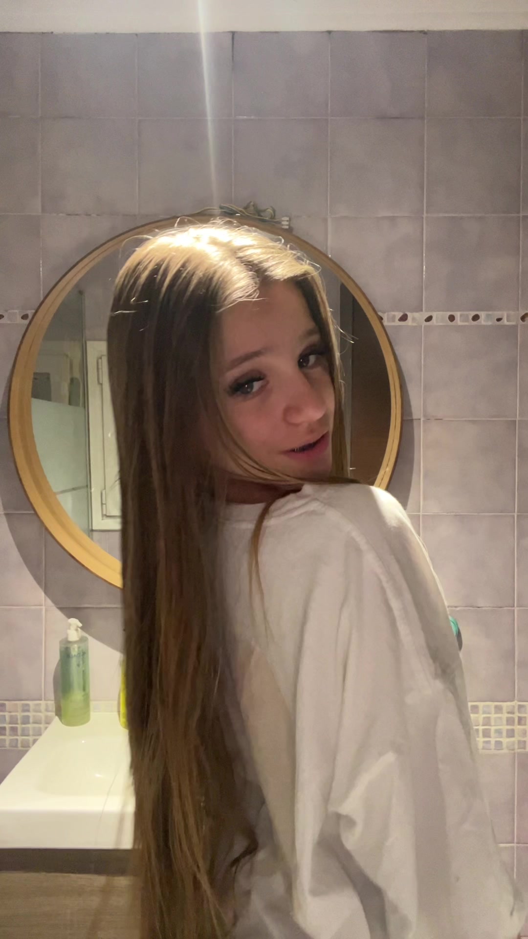@Bella