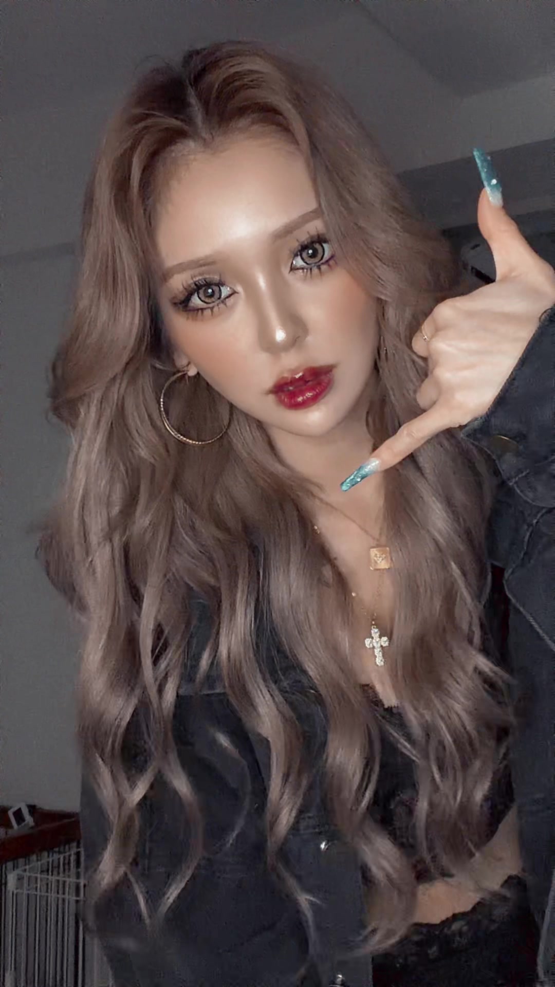 @マユ