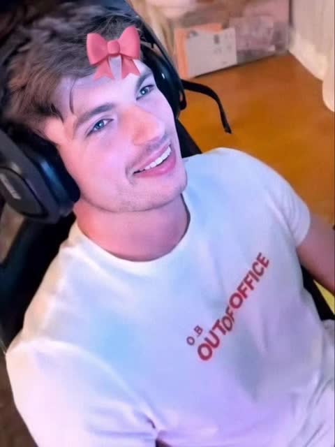 @FlyingDutchessF1