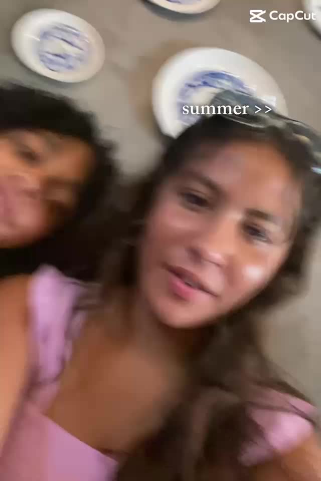 @Lola_Ava
