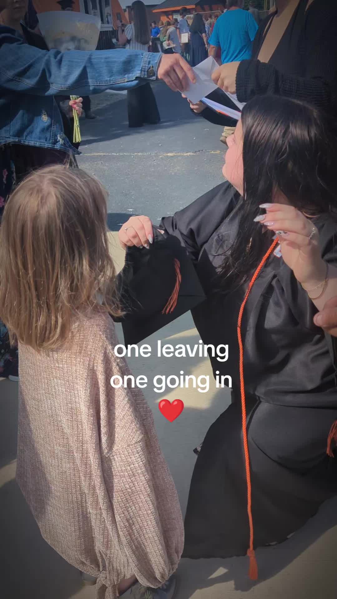 @EmoChickThatsBroken🖤