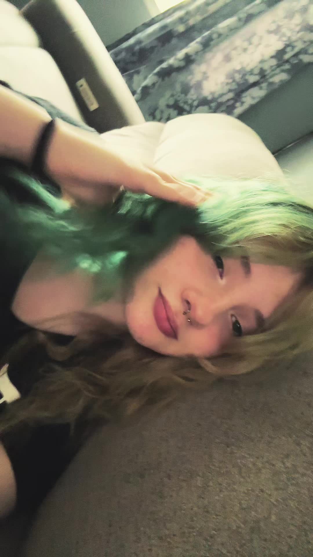@Bella
