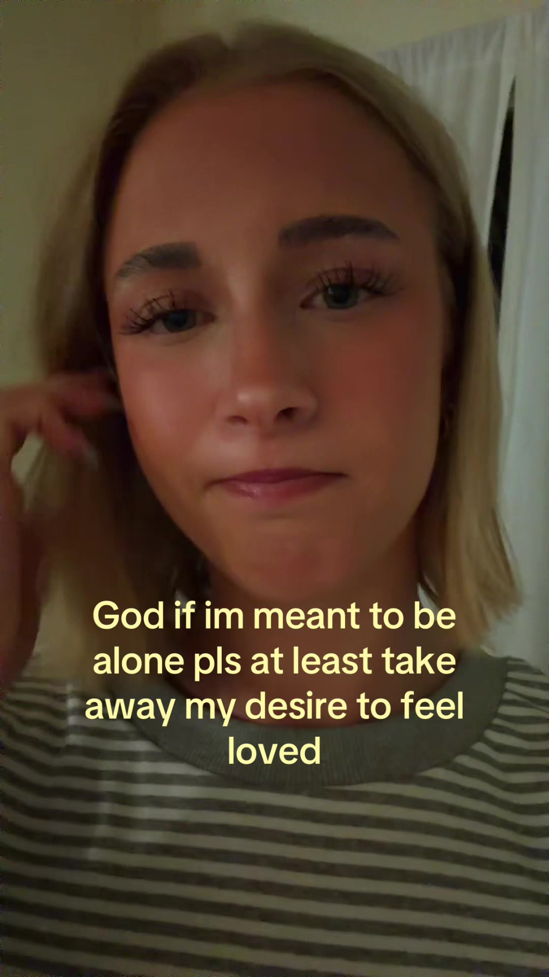 @theelliebarker