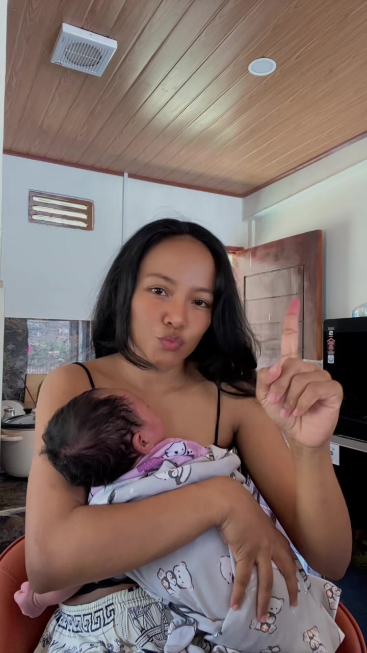 @ViviLau