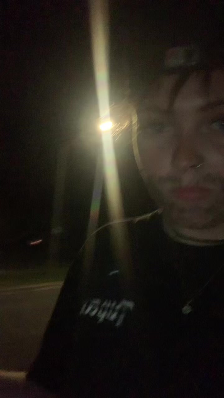 @leah ☮︎