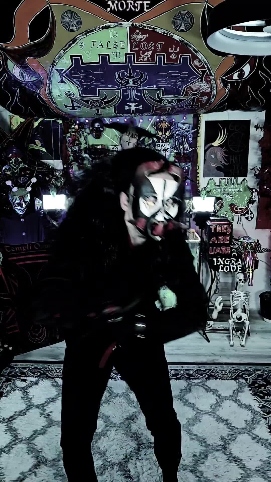 @Axedeathra