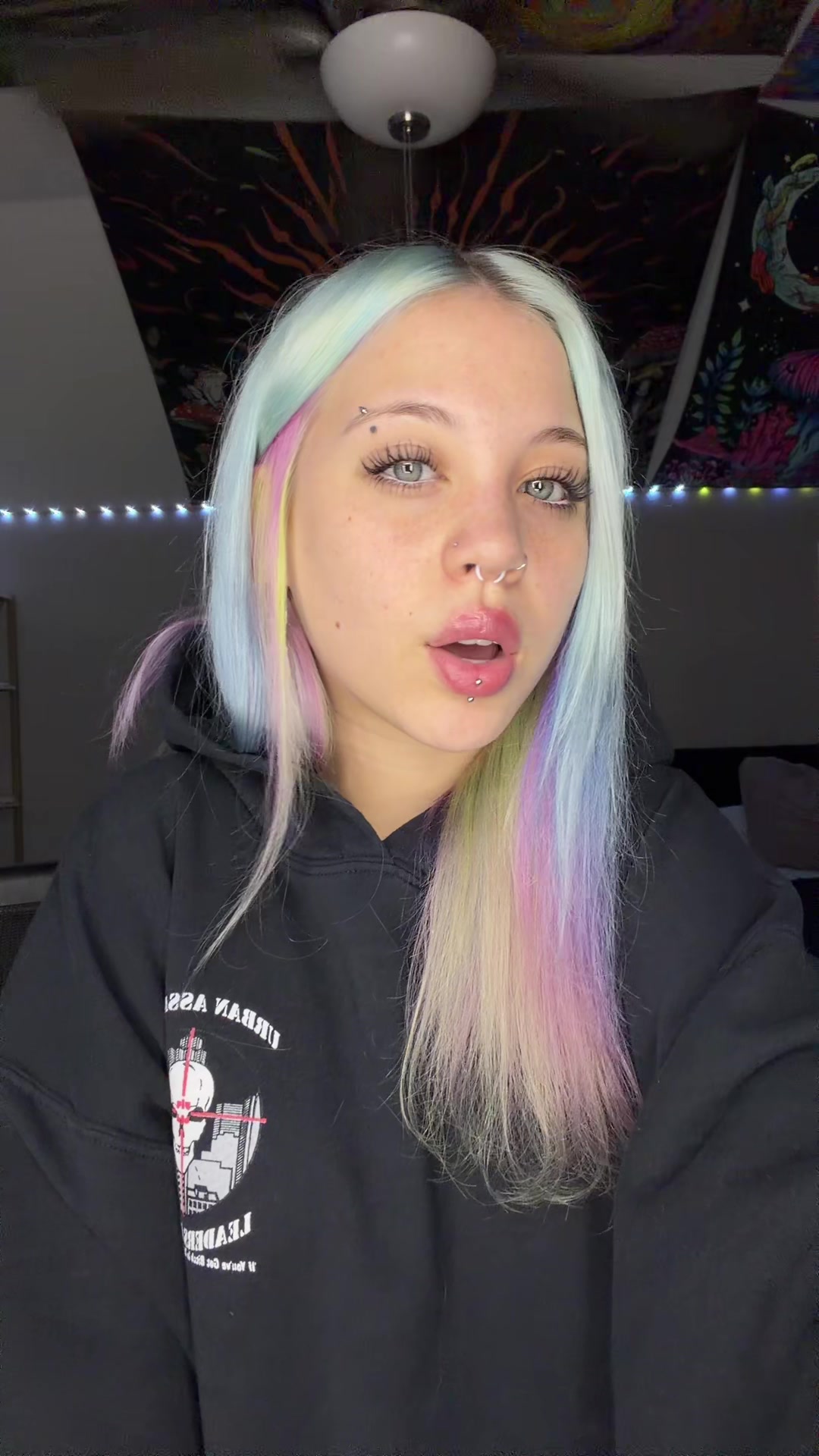 @..