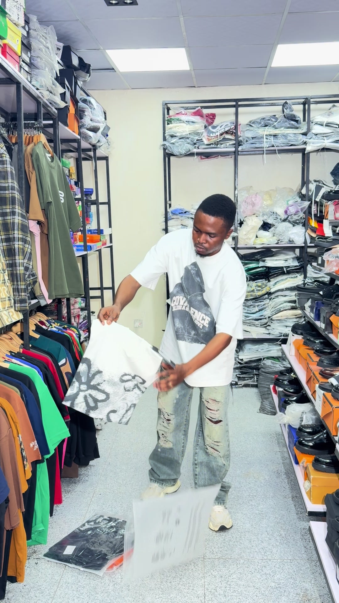 @BIGGEST TSHIRTWAREHOUSE IN IBD