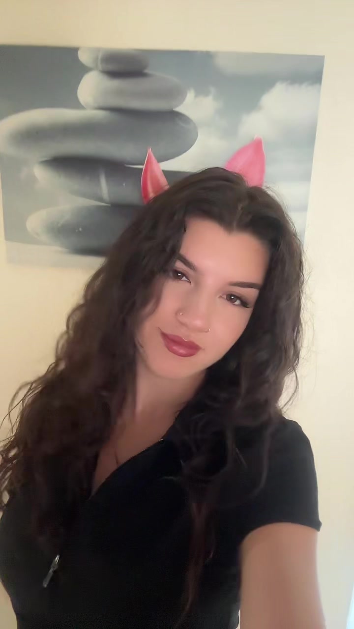 @<3