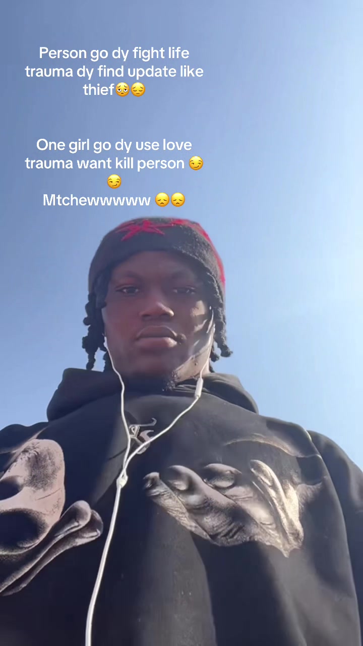 @THE MIDDLE CHILD ✌️🙇🏾♂️🕷️