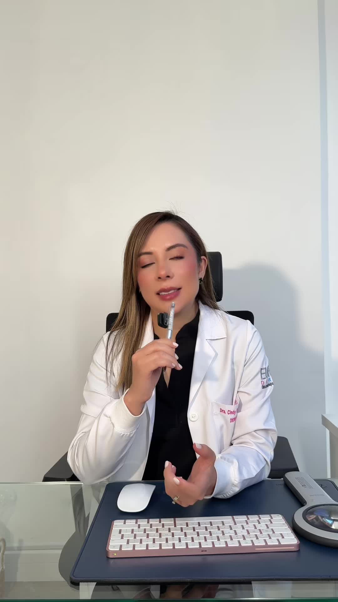 @Dermat&oacute;loga Cindy Burbano