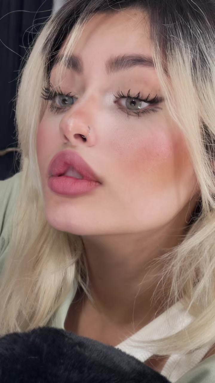 @rozhstorm