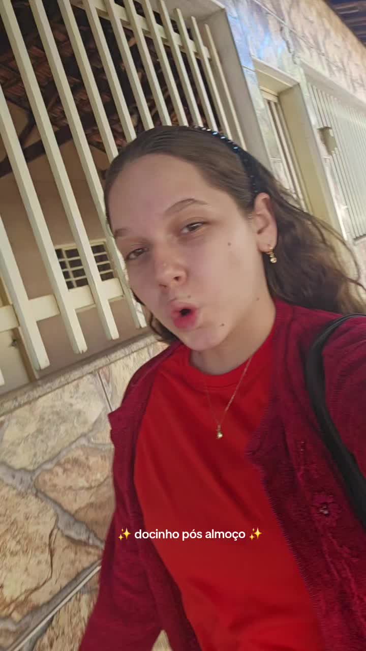 @Ariana Neves