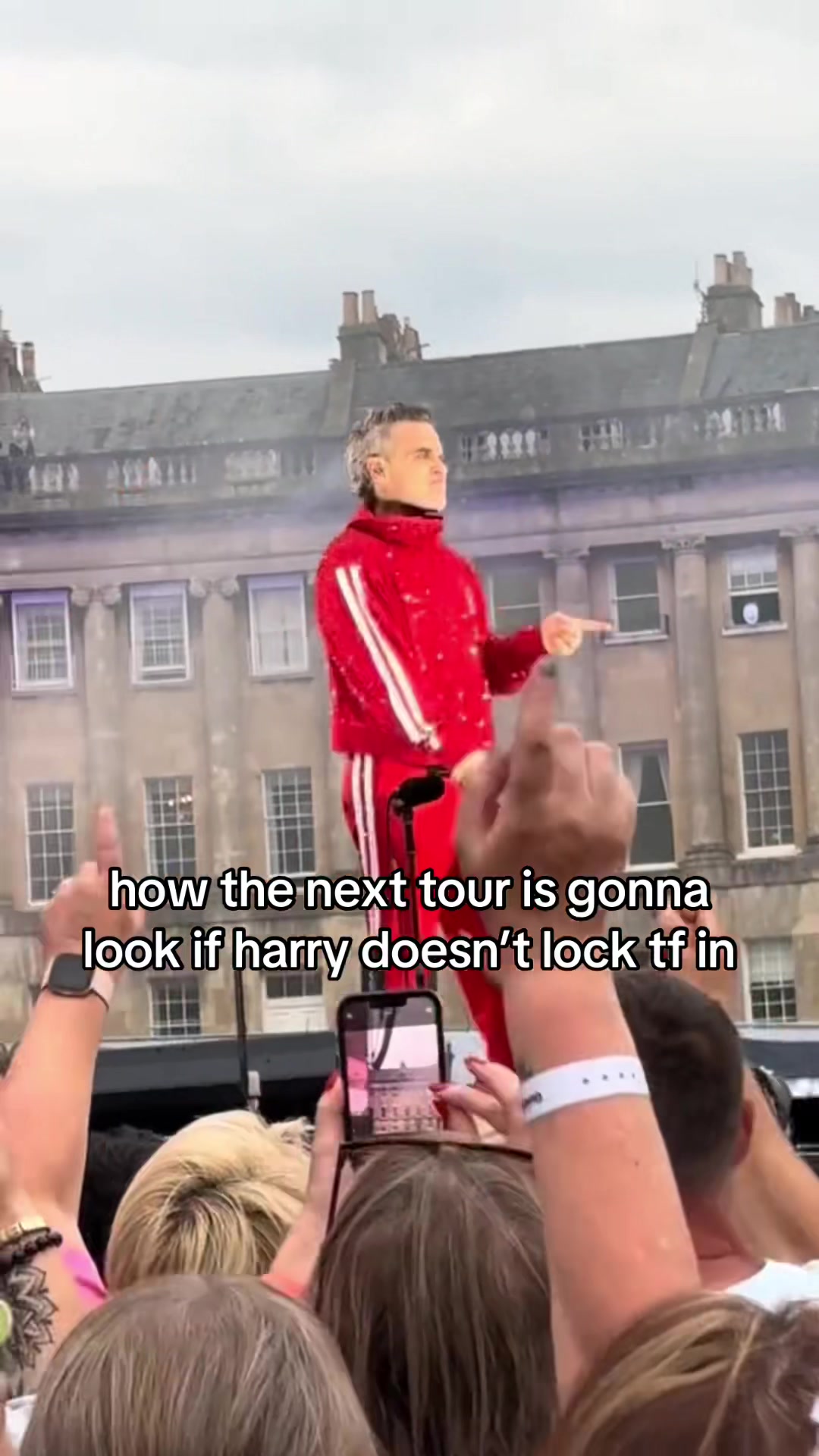 @louis tomlinson&rsquo;s gf 𐙚
