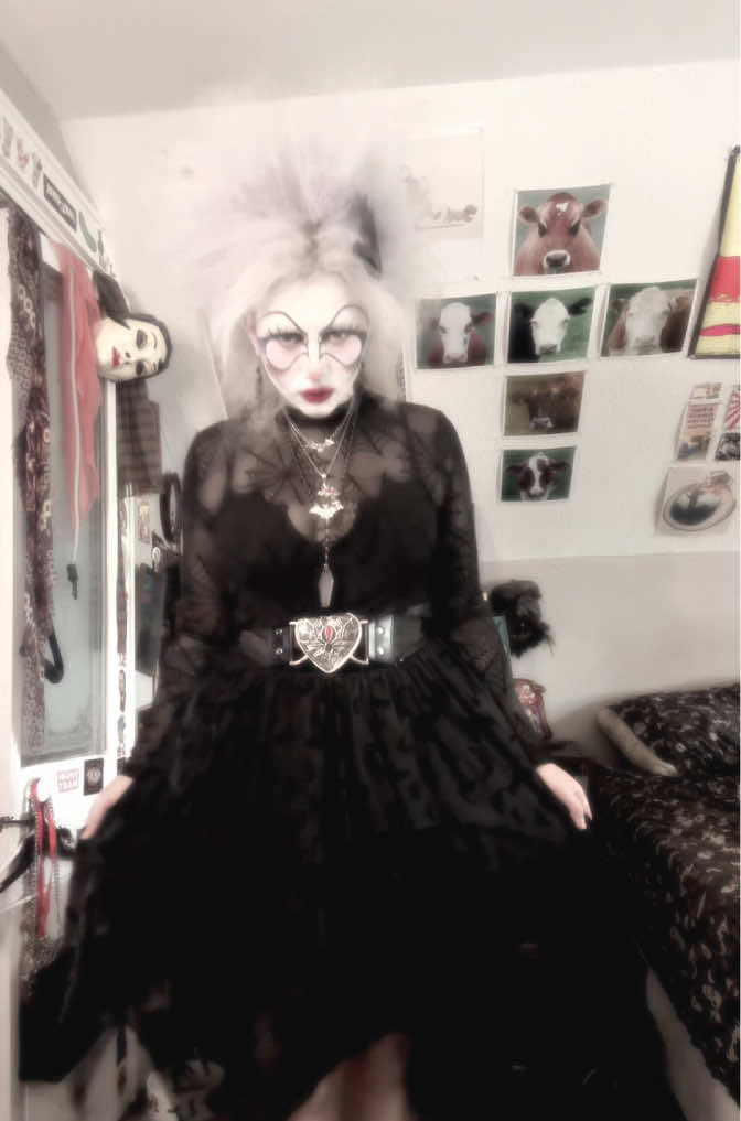 @dollygoth666