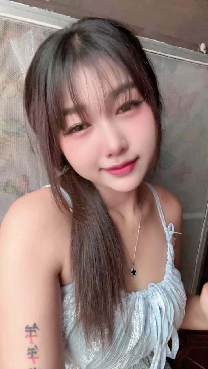 @Chompoo