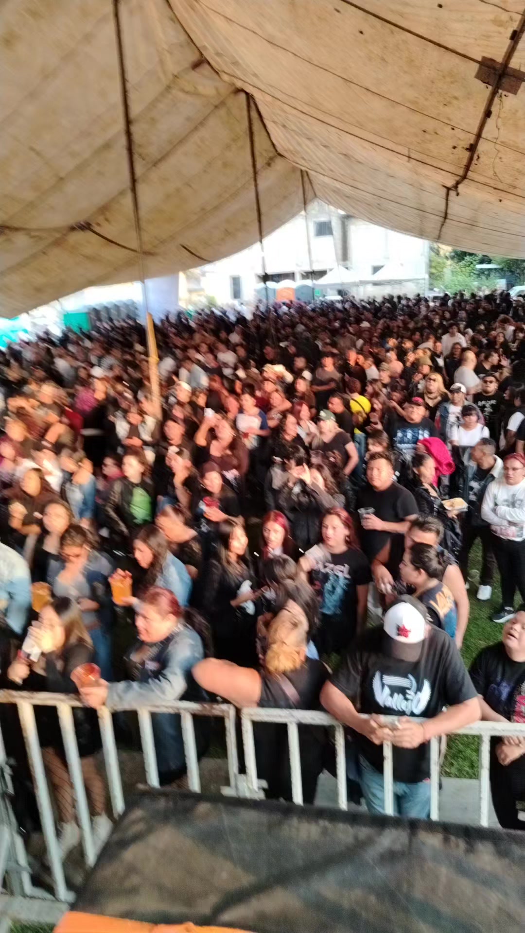 @Brebaje Extraño