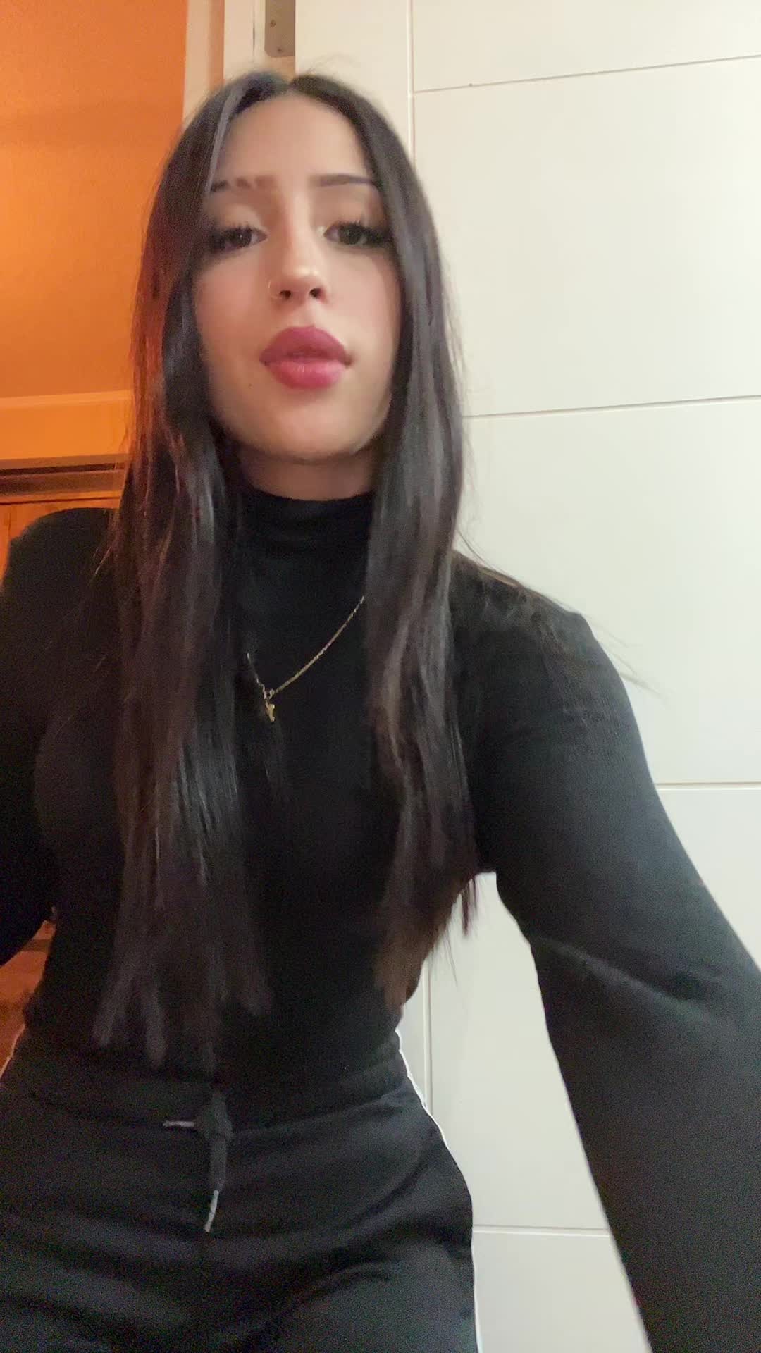 @efeelesitaa